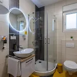 Apartment Sea & Stone No 1 In *
