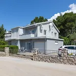 Apartment Sea & Stone No 1 In
