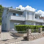 Apartman Sea & Stone No 1 In Starigrad-Paklenica