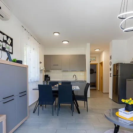 Apartment Sea & Stone No 1 In